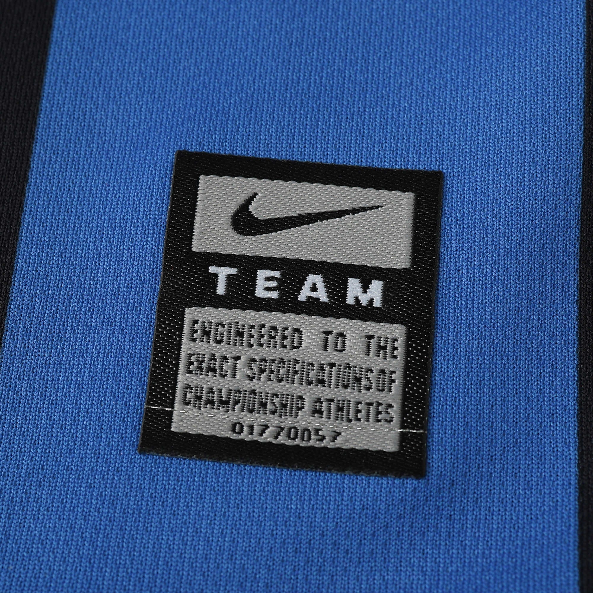 Inter Milan - Retro Home 2010 Jersey Pulses Football
