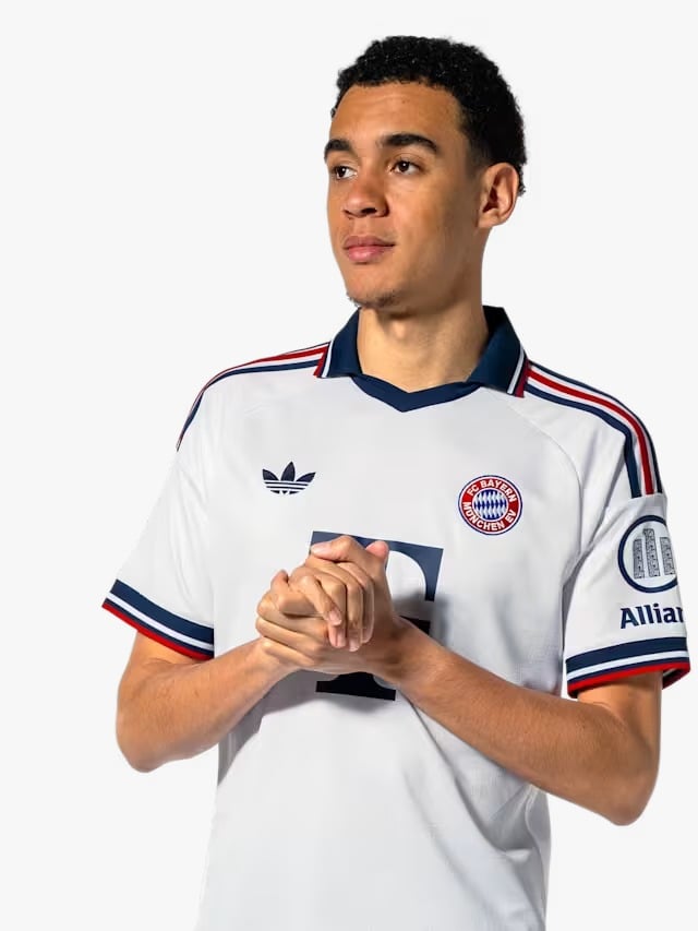 Bayern 26/27 Away Jersey Pulses Football