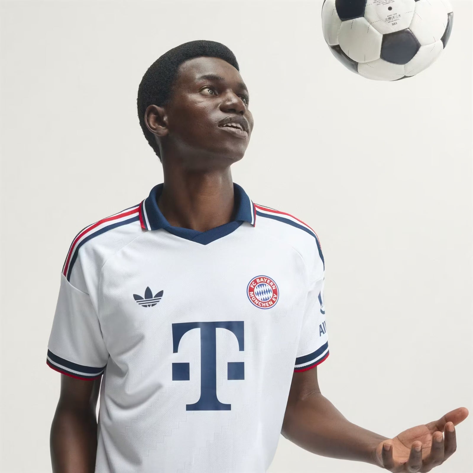 Bayern 26/27 Away Player Jersey Pulses Football