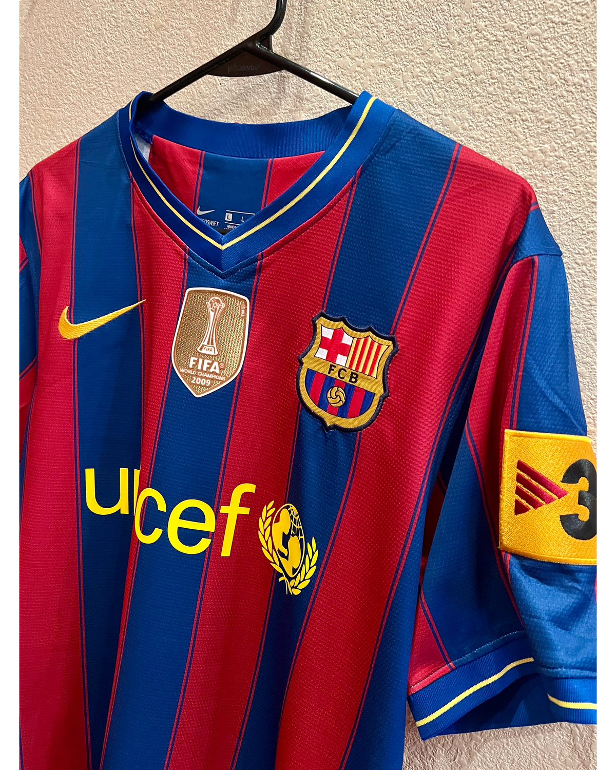 Lionel Messi Barcelona 2009-2010 Home Retro Football Jersey Pulses Football