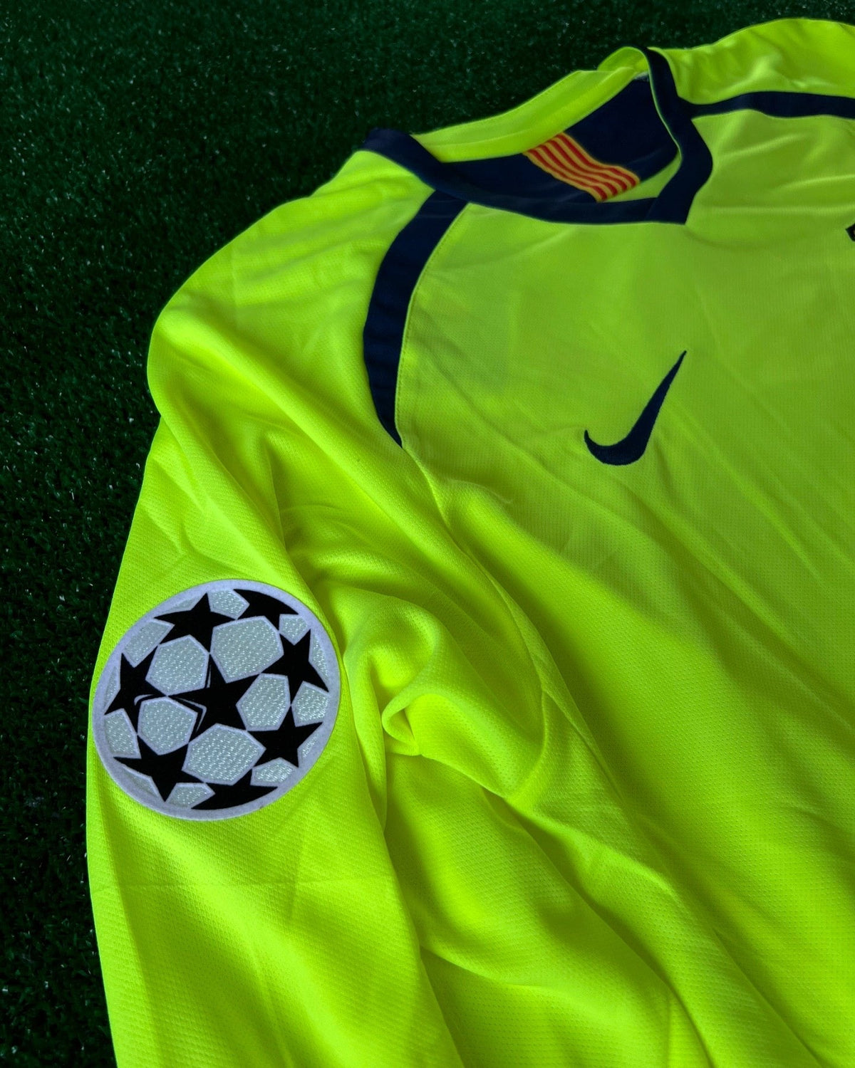Lionel Messi Barcelona 2005-06 Season Yellow Green Retro Long Sleeve Jersey Pulses Football