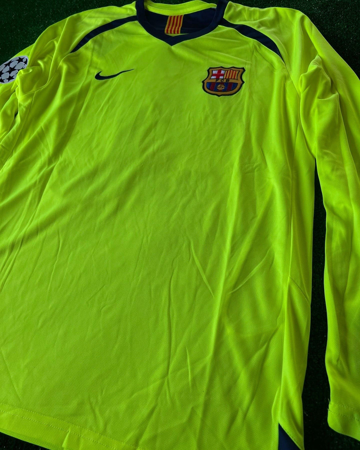 Lionel Messi Barcelona 2005-06 Season Yellow Green Retro Long Sleeve Jersey Pulses Football