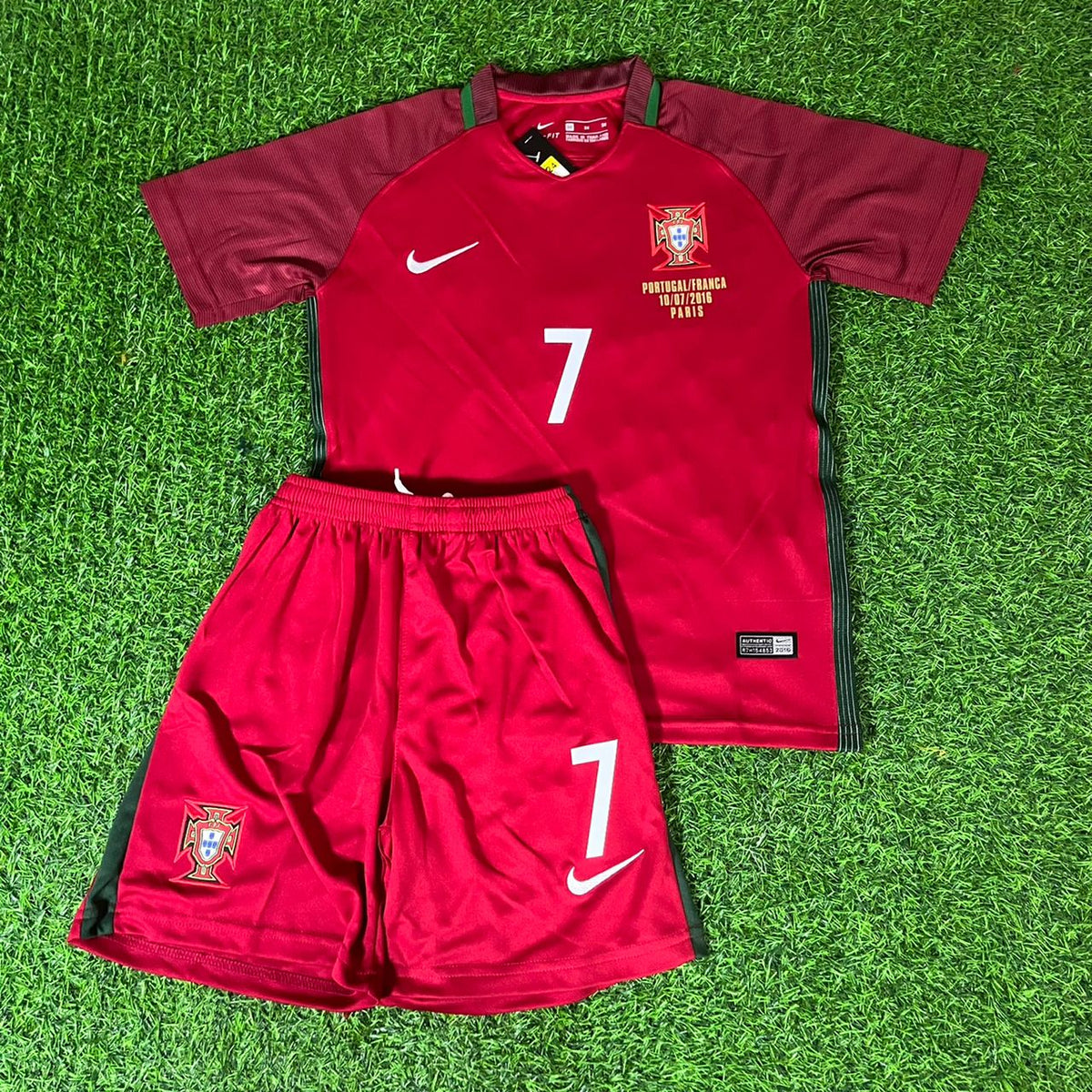 Cristiano Ronaldo Portugal 2016 Home Ronaldo Kids Kit – Kit Jersey for Children – | KinderTrikot | Maillot Enfant Soccer Shirt Pulses Football