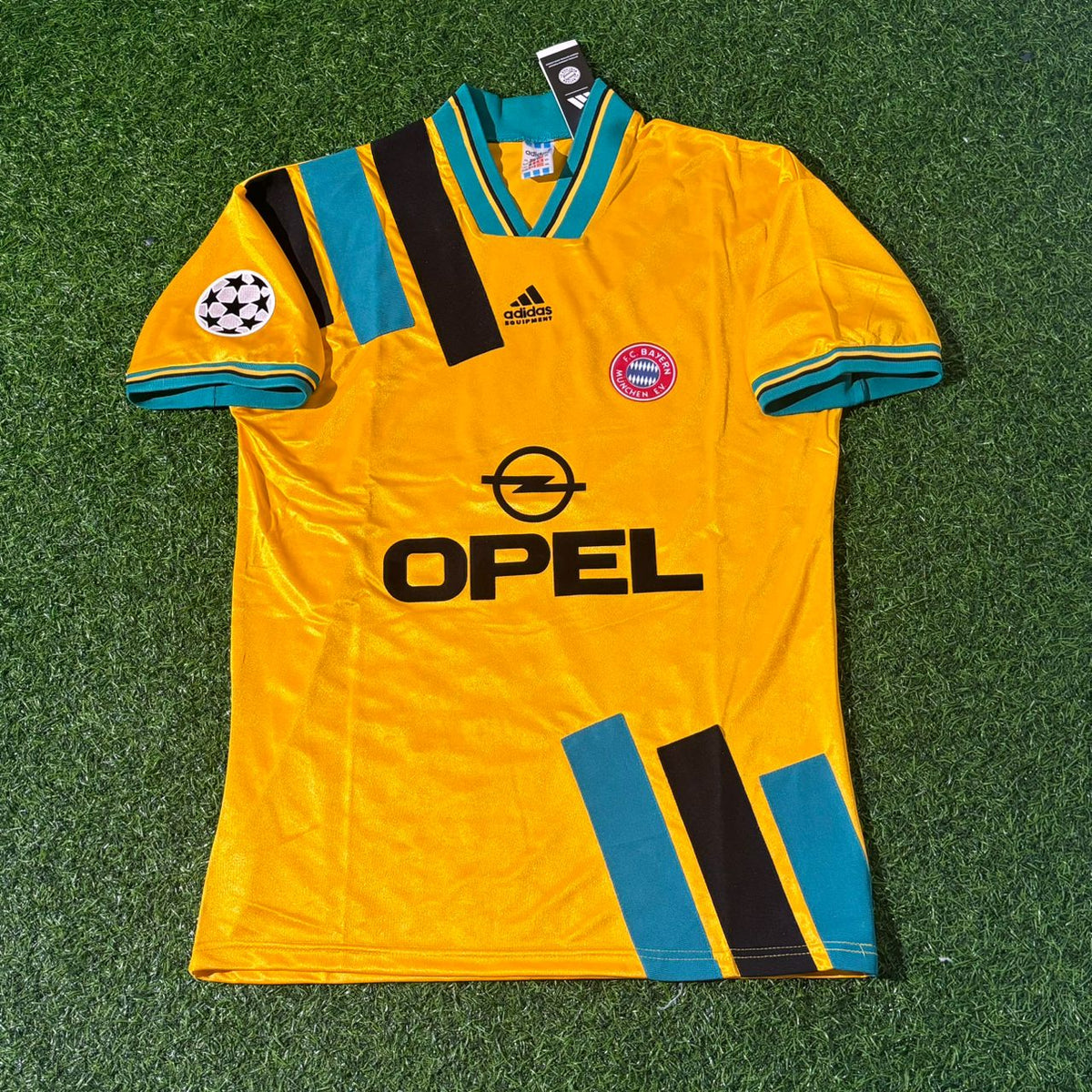 Samuel Kuffour Bayern Munich Yellow Retro Football Jersey Kit Pulses Football
