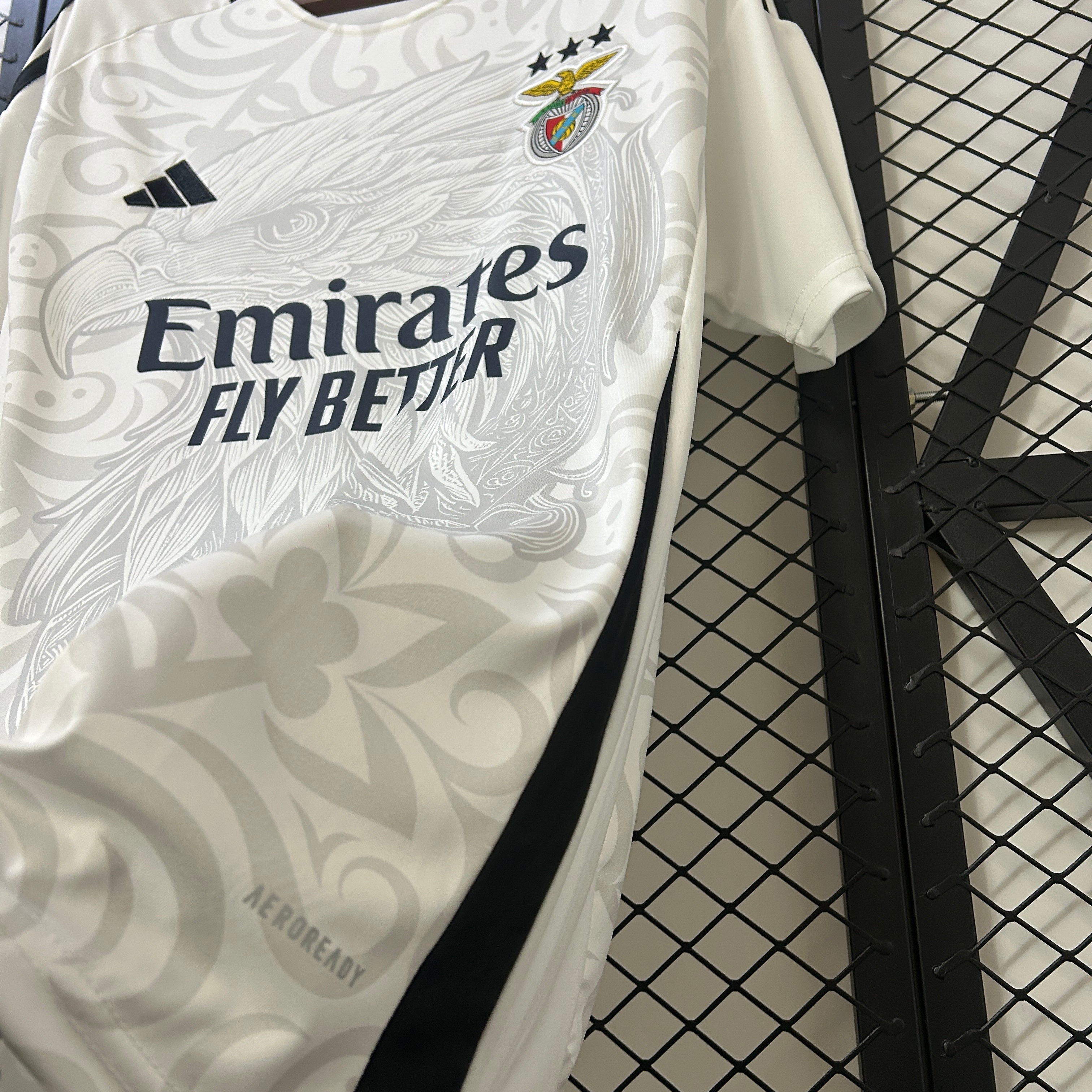 Camisola Benfica Águia Branca 2025/26 - ÚLTIMAS UNIDADES! 🔥🦅
