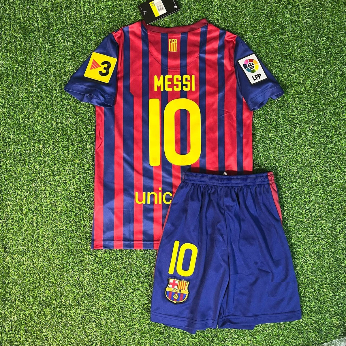 Lionel Messi Barcelona 11/12 Home Kids Kit – Kit Jersey for Children – | KinderTrikot | Maillot Enfant Soccer Shirt Pulses Football