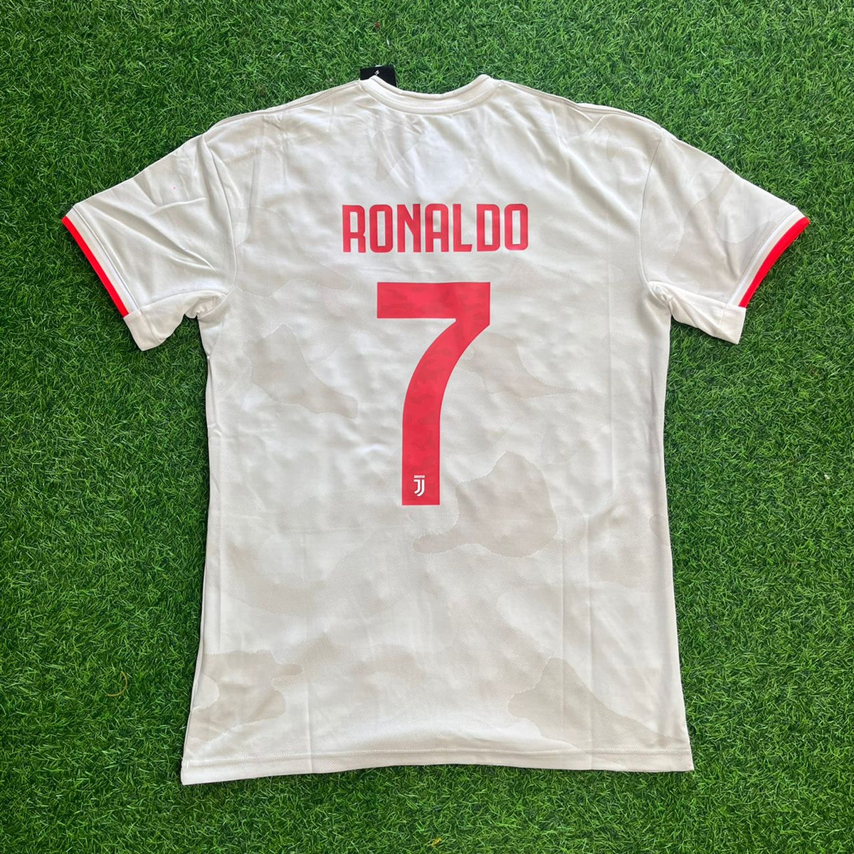 Cristiano Ronaldo Juventus 2019–2020 White Retro Football Jersey Kit Pulses Football