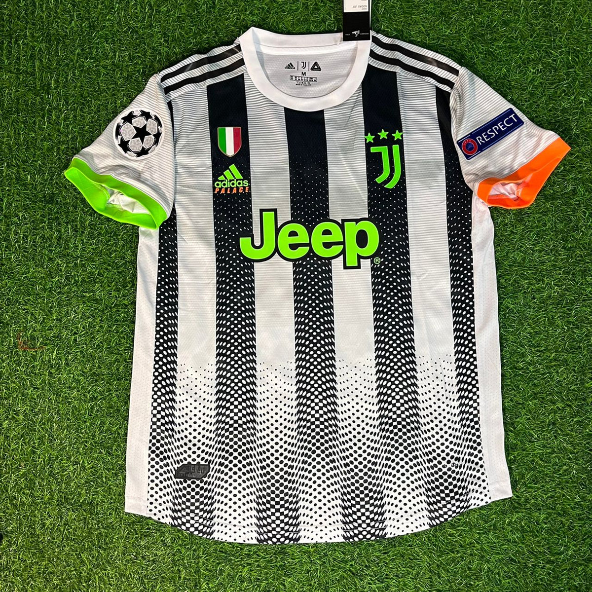 Cristiano Ronaldo 7 – Juventus 2019-20 Home Jersey | Retro Kit | Maillot | Trikot Pulses Football