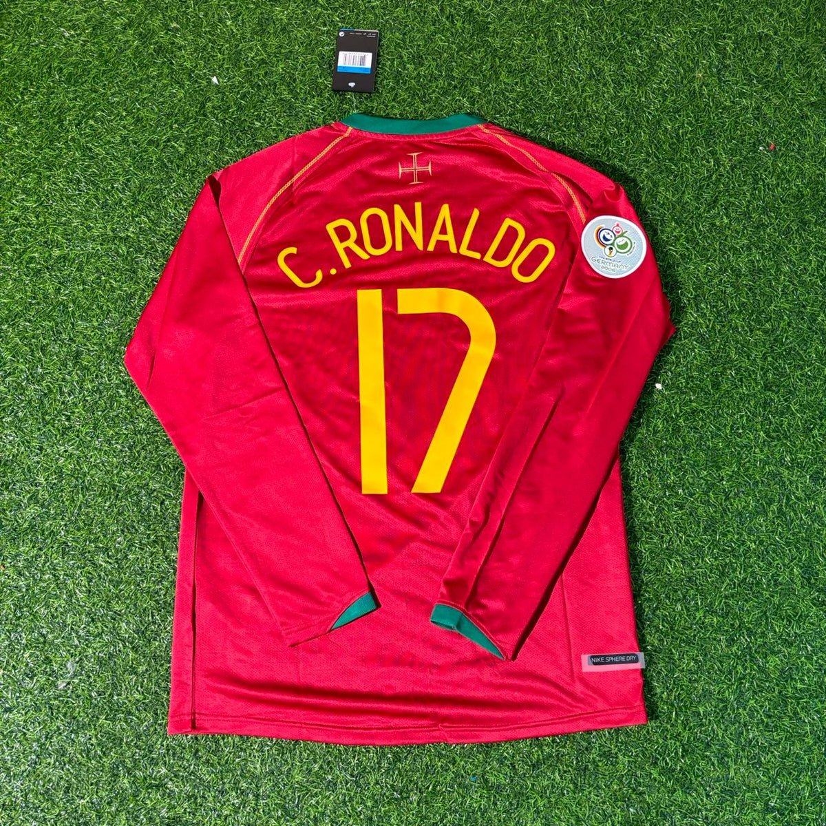 Cristiano Ronaldo Portugal 2006 World Cup Long Sleeve Retro Football Jersey Pulses Football