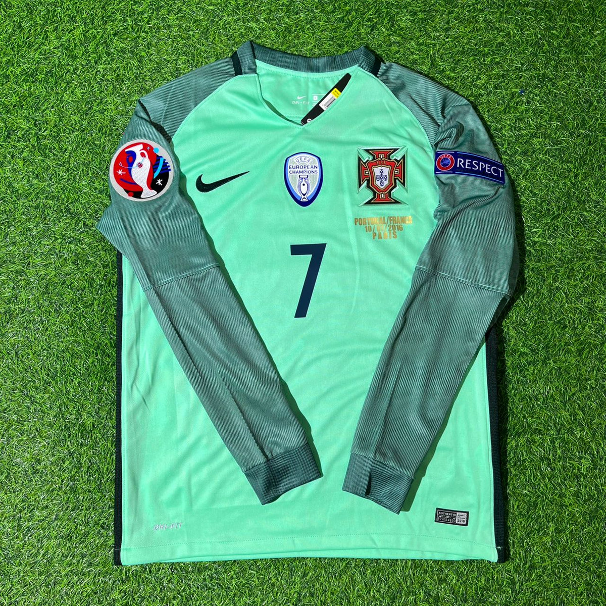 Cristiano Ronaldo Portugal 2018 World Cup Long Sleeve Retro Football Jersey Kit Pulses Football