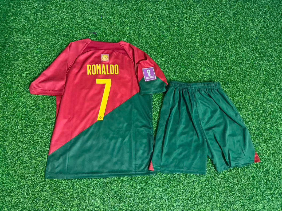 Cristiano Ronaldo #7 Portugal 2022 World Cup Home Retro Football Jersey Pulses Football