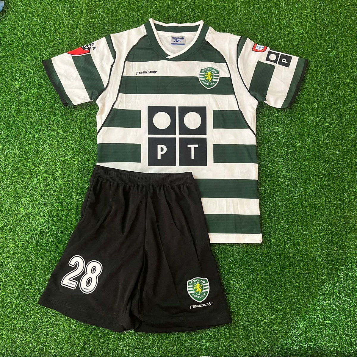 Cristiano Ronaldo Sporting CP Lisbon Kids Children Number 28 Vintage Jersey KinderTrikot Set Pulses Football