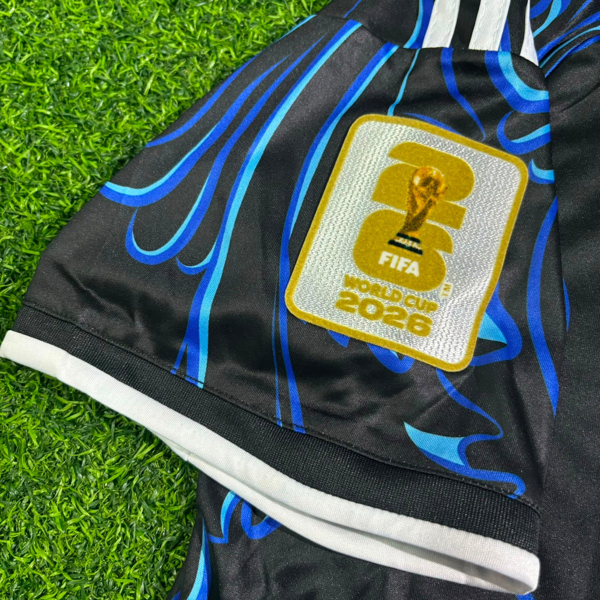 Lionel Messi #10 Argentina 2026 World Cup Golden Patch Football Jersey Kit Pulses Football