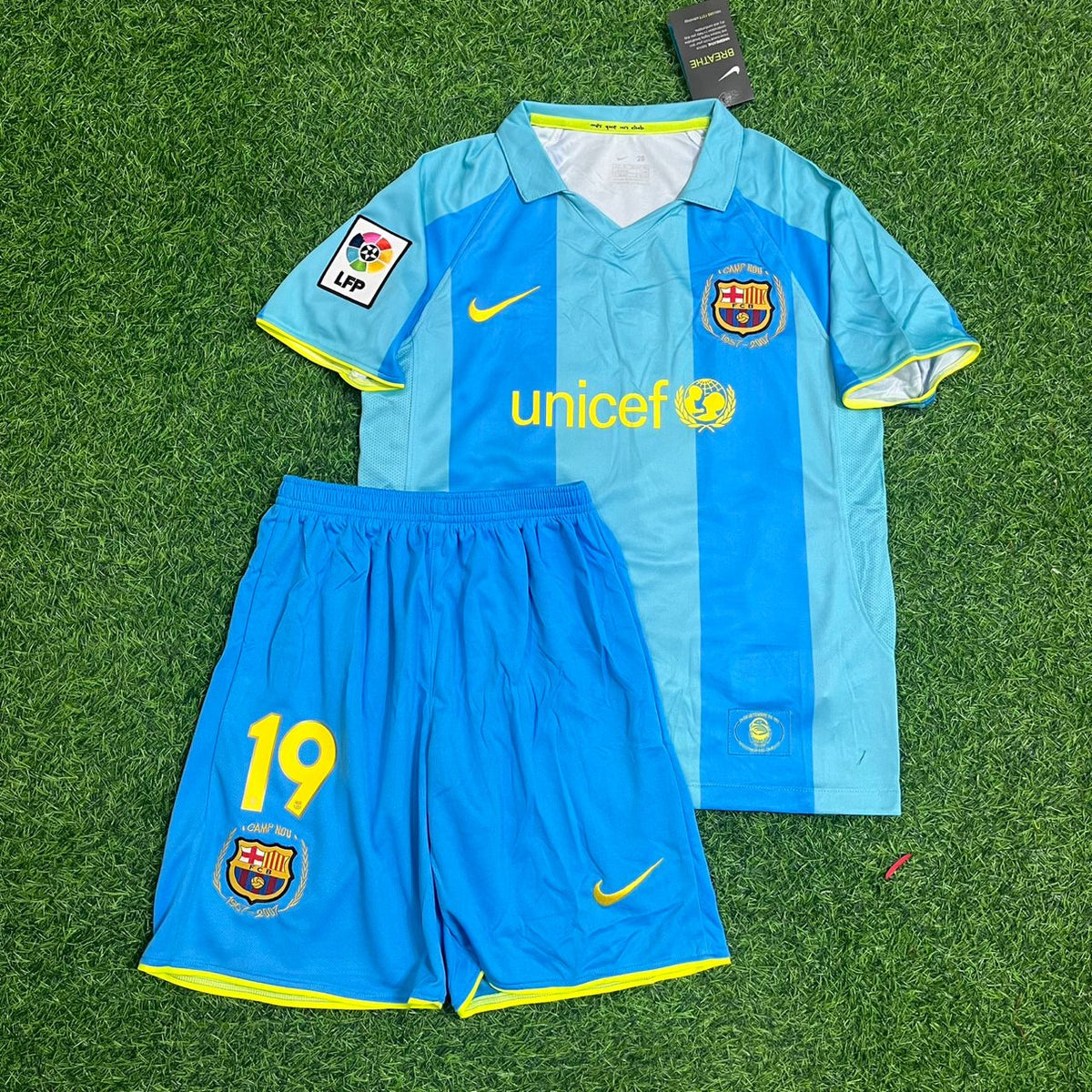 Lionel Messi Barcelona #19 Debut Retro Kids Football Jersey Kit Pulses Football