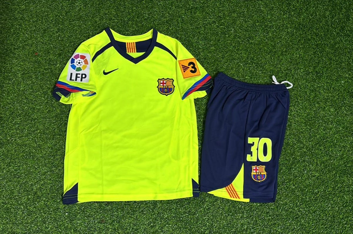 Lionel Messi Barcelona 2005 2006 Kids Retro Football Jersey Kit Pulses Football