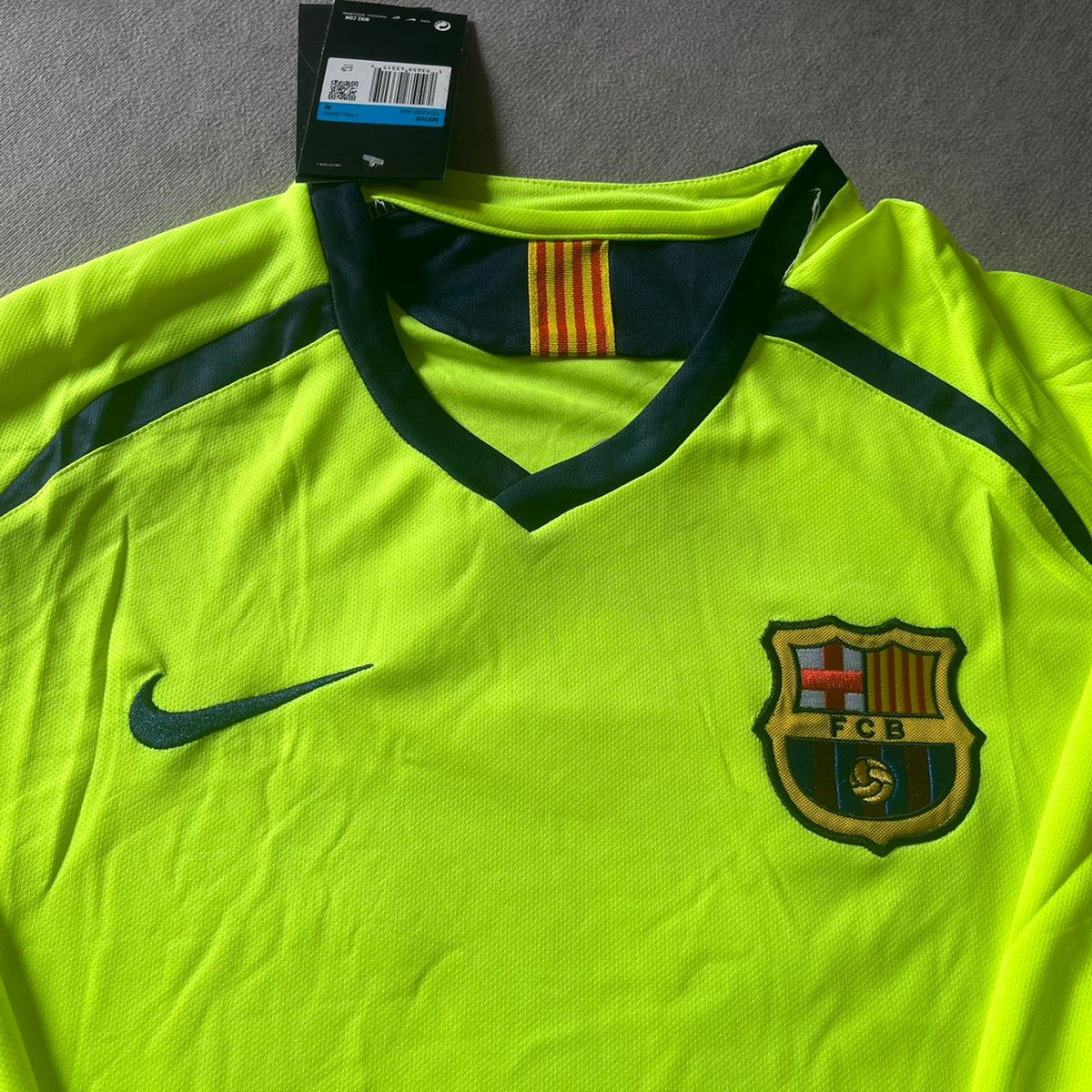Lionel Messi Barcelona 2005-06 Season Yellow Green Retro Long Sleeve Jersey Pulses Football
