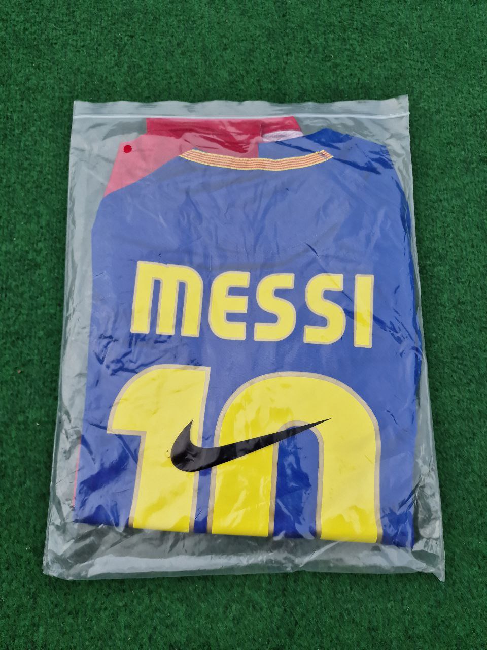 Lionel Messi Barcelona 2009 Champions League Final Retro Jersey Pulses Football