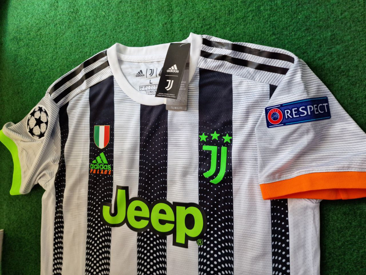Cristiano Ronaldo 7 – Juventus 2019-20 Home Jersey | Retro Kit | Maillot | Trikot Pulses Football