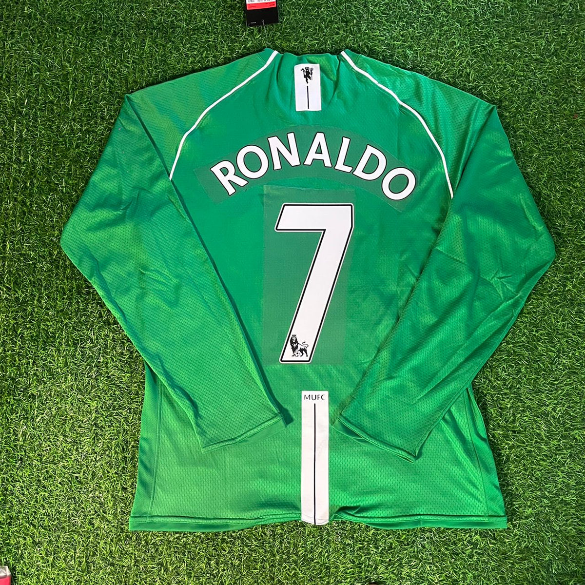 Cristiano Ronaldo Manchester United Green Retro Long Sleeve Jersey Soccer Shirt Pulses Football