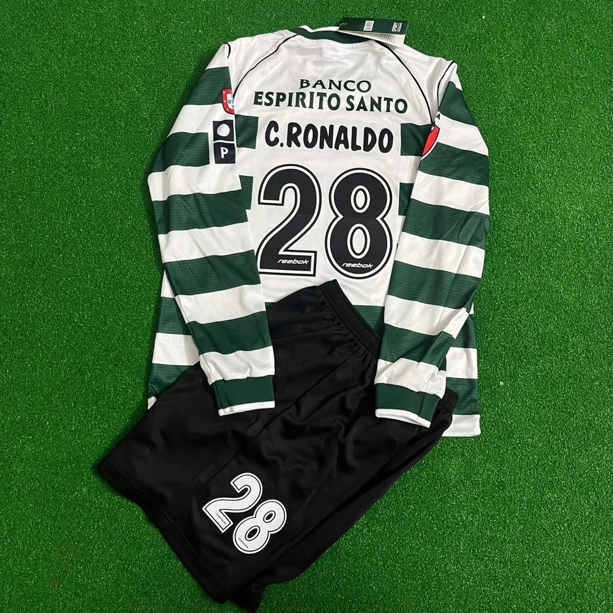 Cristiano Ronaldo Sporting Lisbon First Season Long Sleeve Retro Kids Jersey Soccer Shirt Pulses Football