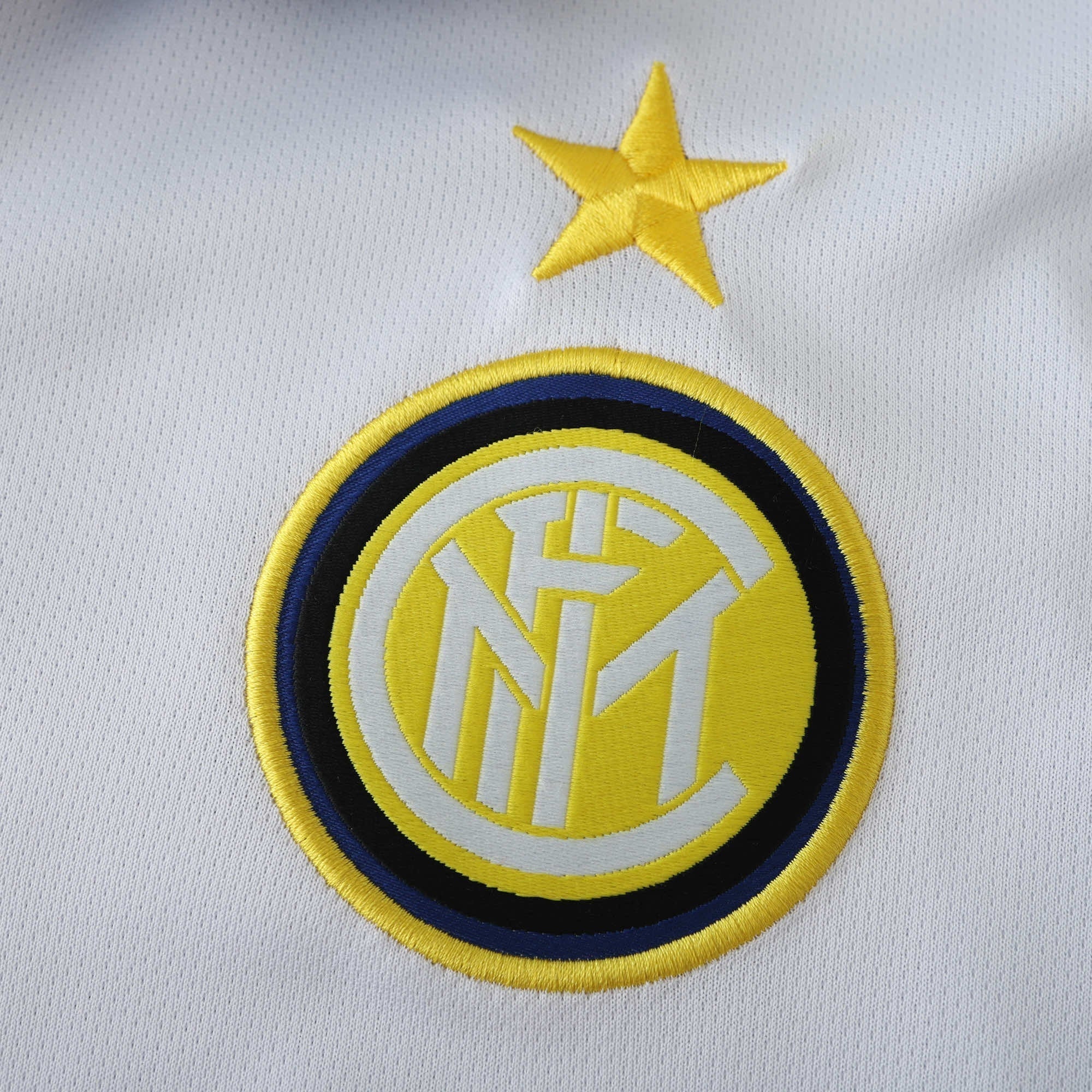 Inter Milan - Retro Away 1997/19 Jersey Pulses Football