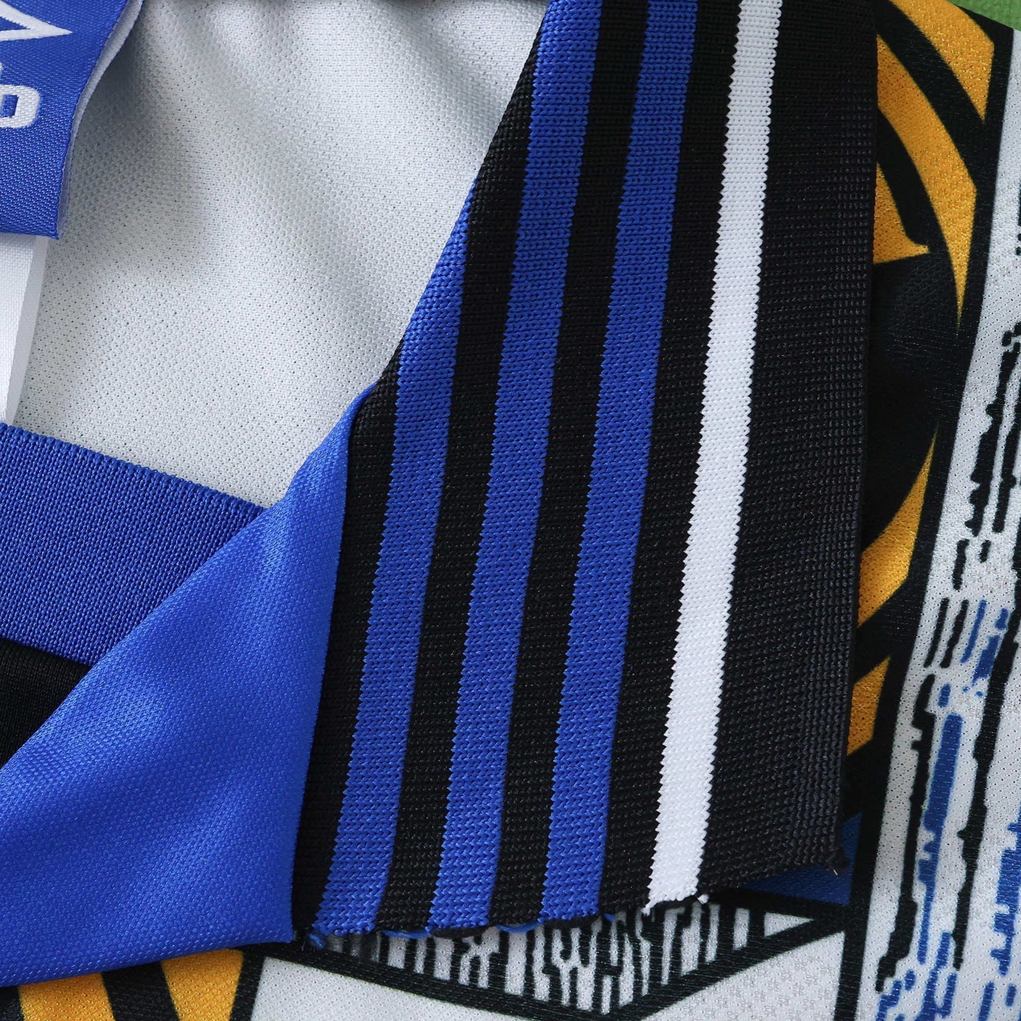 Inter Milan - Retro Away 1995/96 Jersey Pulses Football