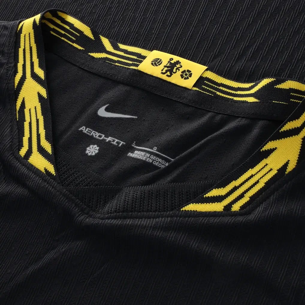Chelsea 2026/27 Away Player Jersey Pulses Football