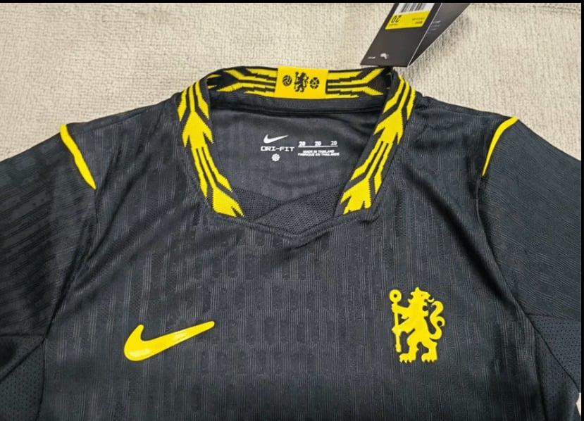 Chelsea 2026/27 Away Player Kit Kids Pulses Football