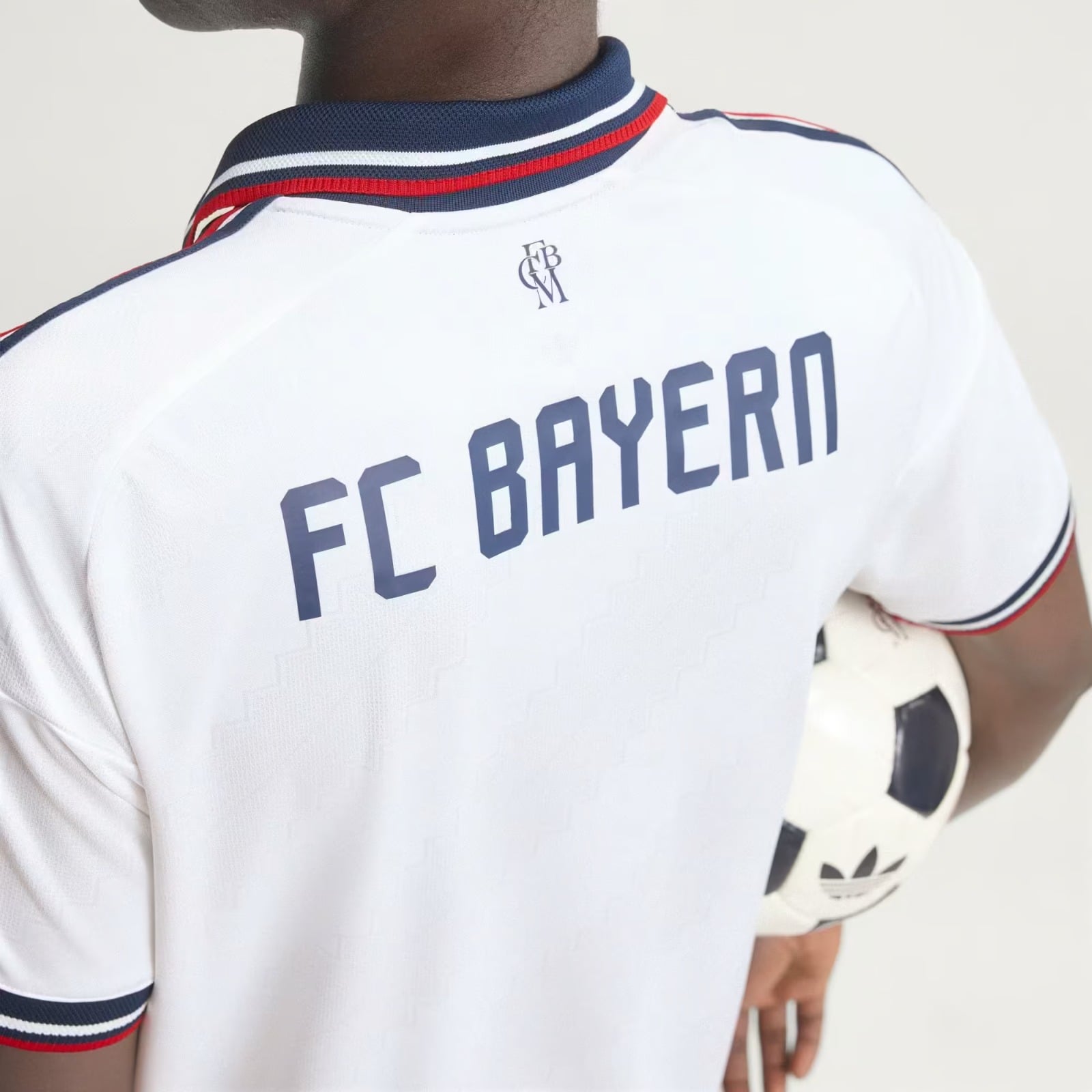 Bayern 26/27 Away Player Jersey Pulses Football