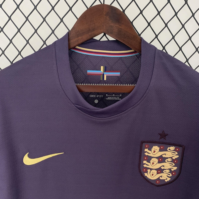 Inglaterra 24-25 Away