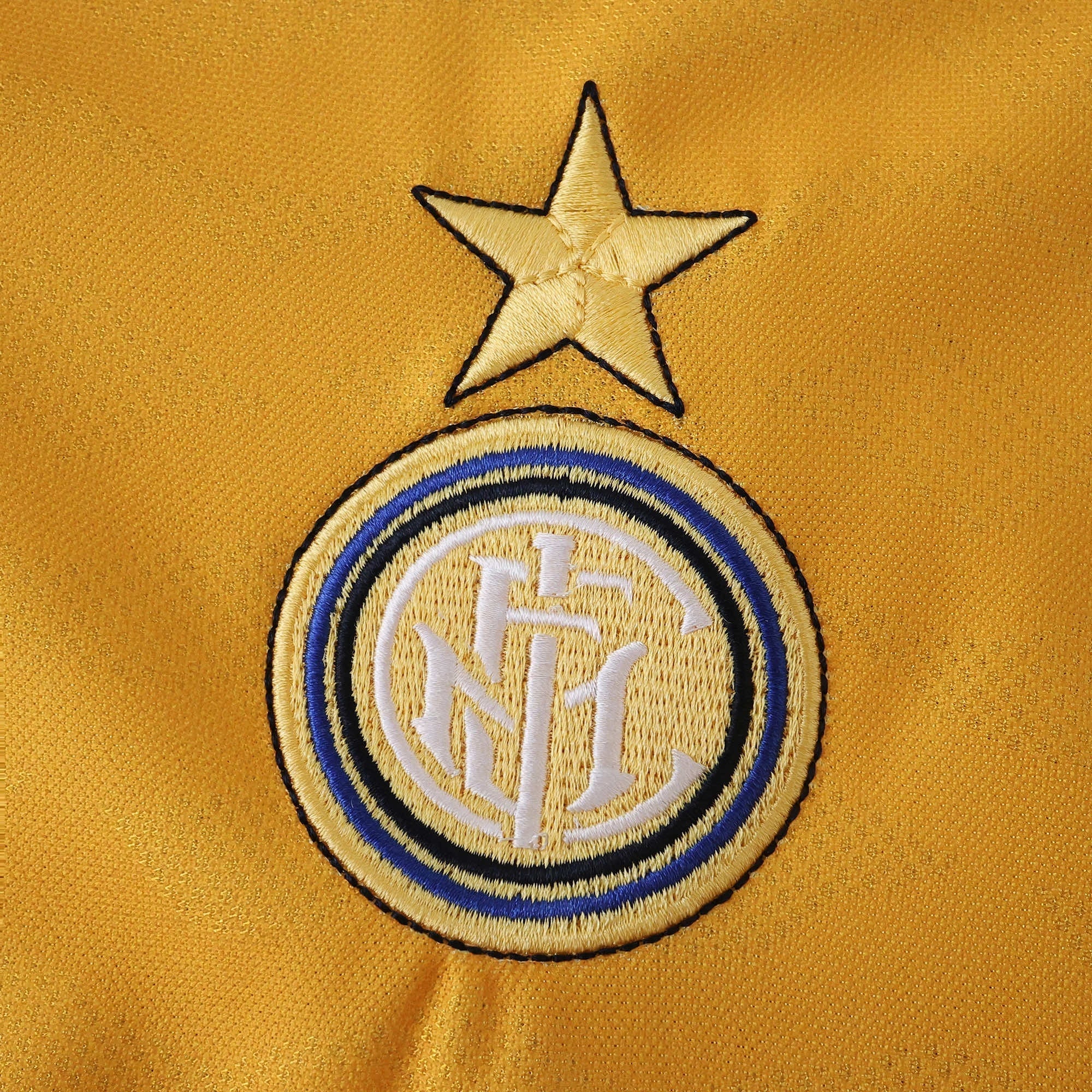 Inter Milan - Retro Third 1996/97 Jersey Pulses Football