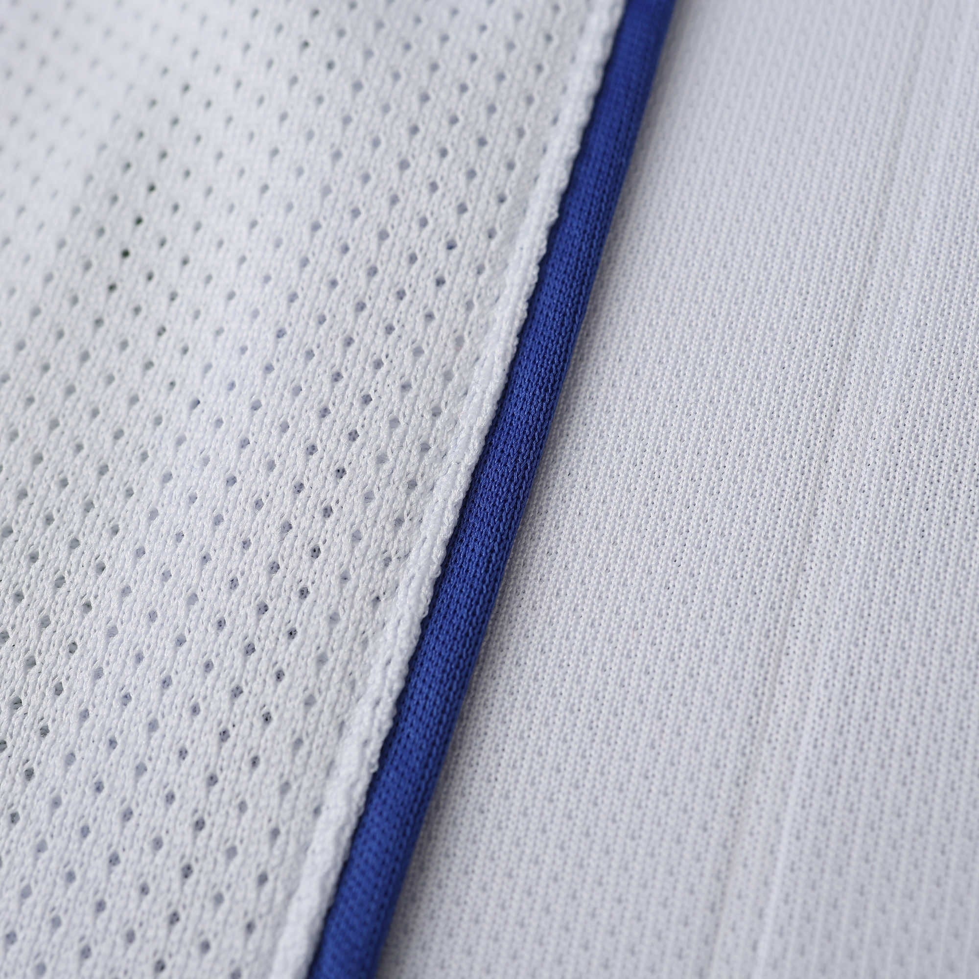 Inter Milan - Retro Away 2004/05 Jersey Pulses Football