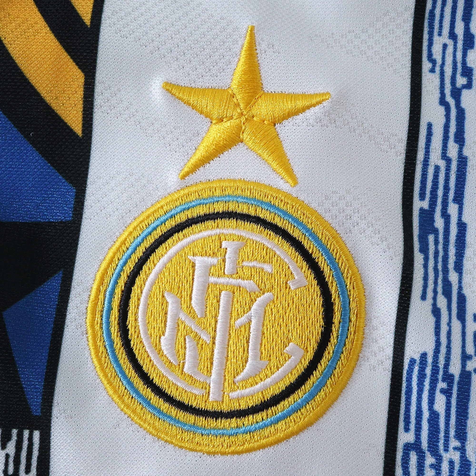Inter Milan - Retro Away 1995/96 Jersey Pulses Football