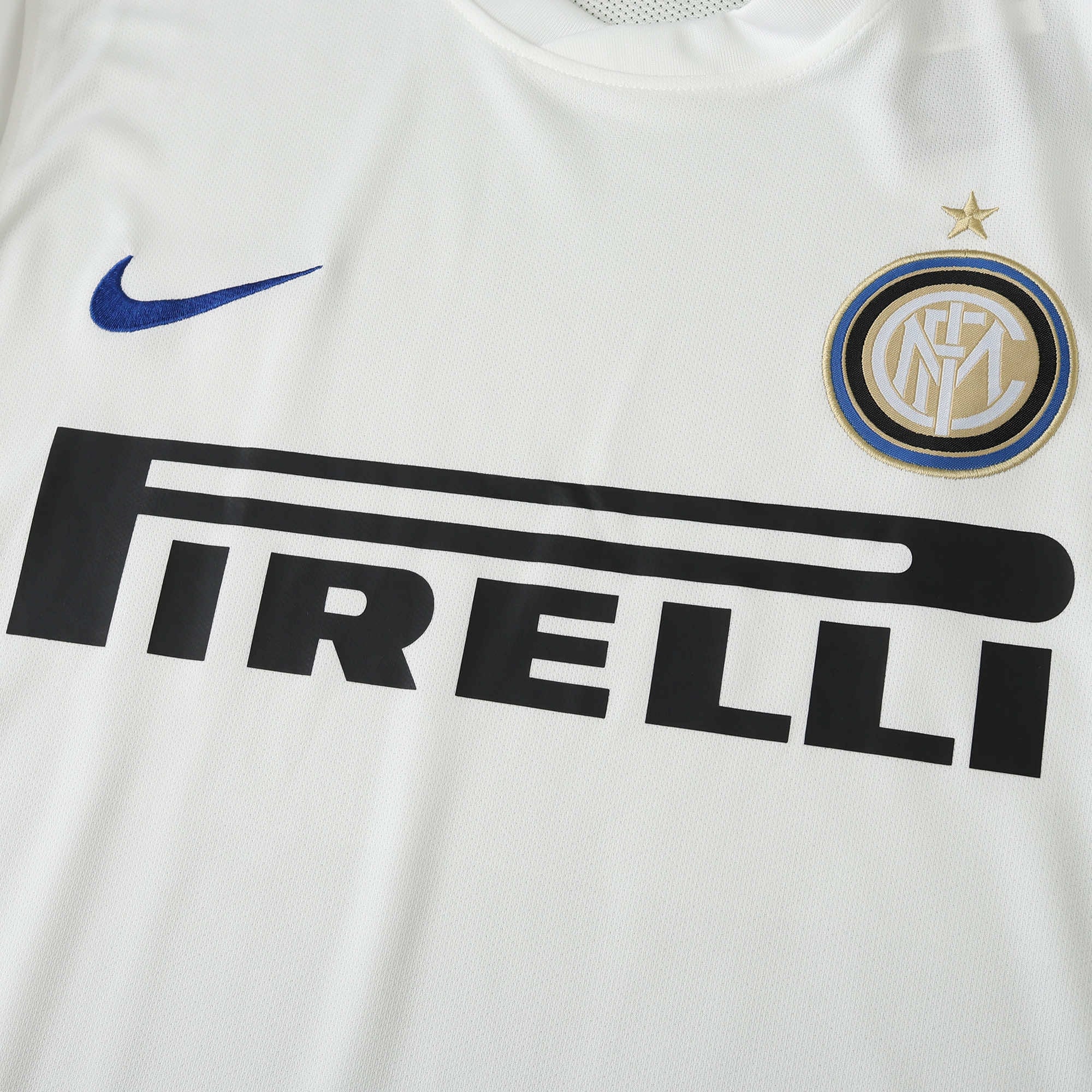 Inter Milan - Retro Away 2010 Jersey Pulses Football