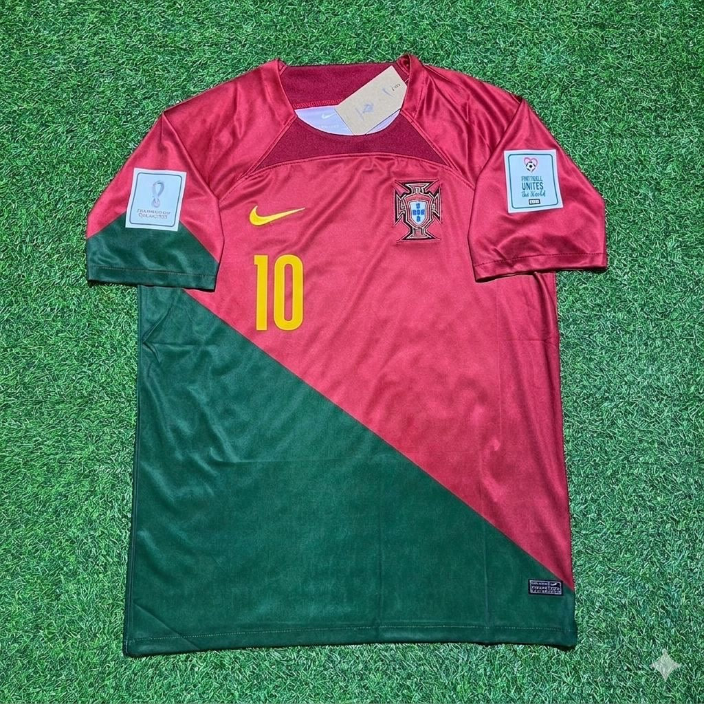 Bernardo Silva #10 Portugal 2022 World Cup Home Retro Football Jersey Pulses Football