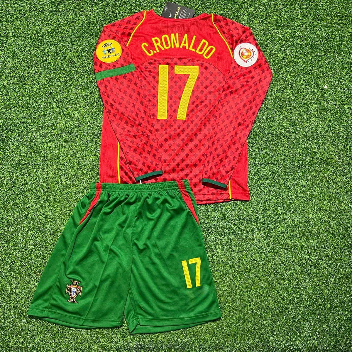 Cristiano Ronaldo Portugal EURO 2004 Long Sleeve Retro Home Red Kids Football Jersey Pulses Football