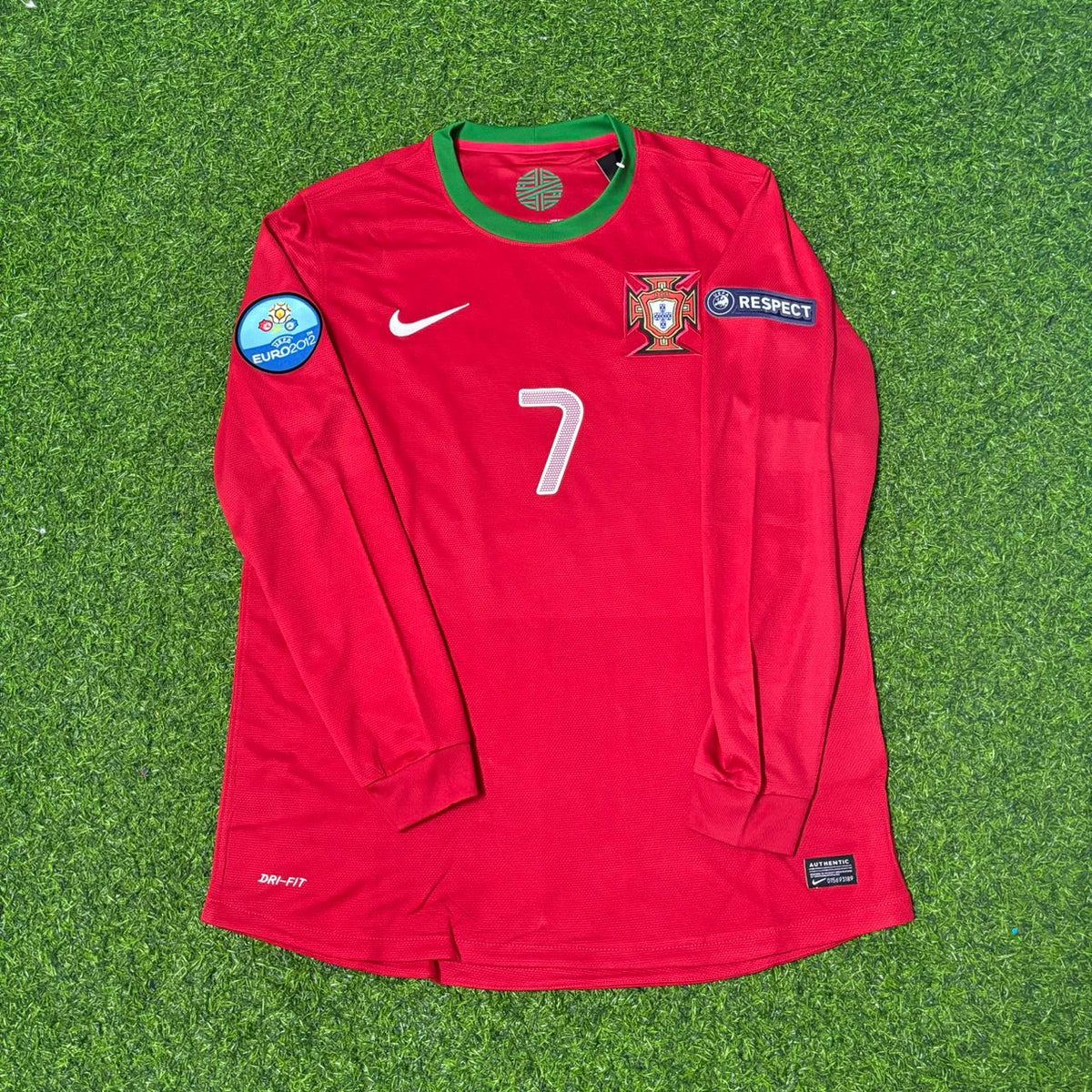 Cristiano Ronaldo Portugal EURO 2012 Long Sleeve Retro Football Jersey Pulses Football