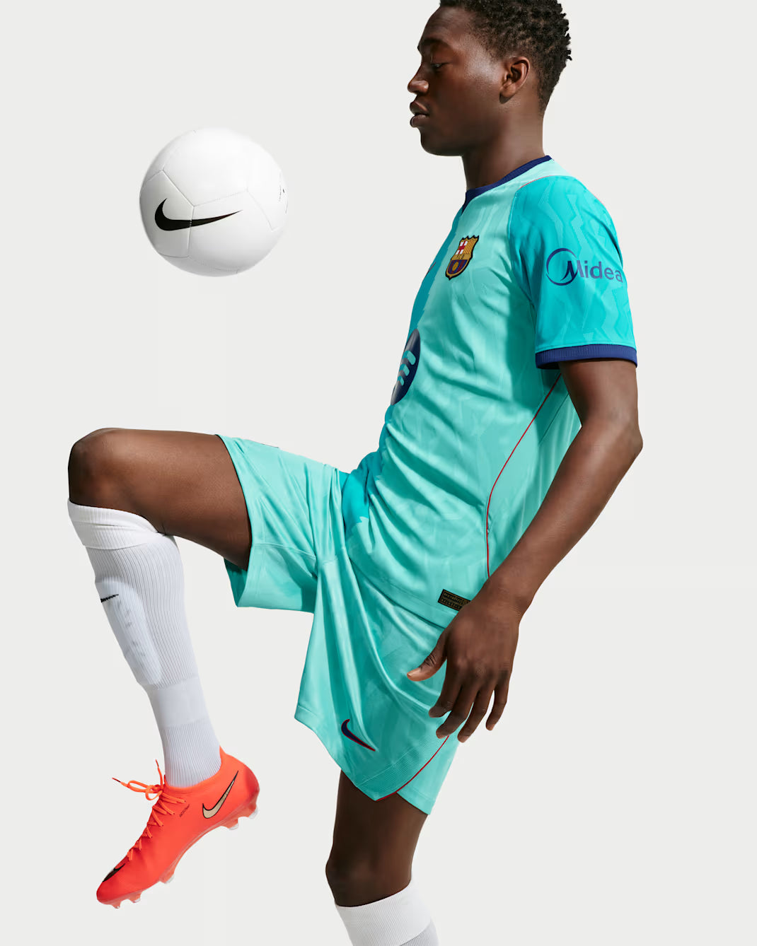 FC Barcelona 26/27 third - Player Version Pulses Football