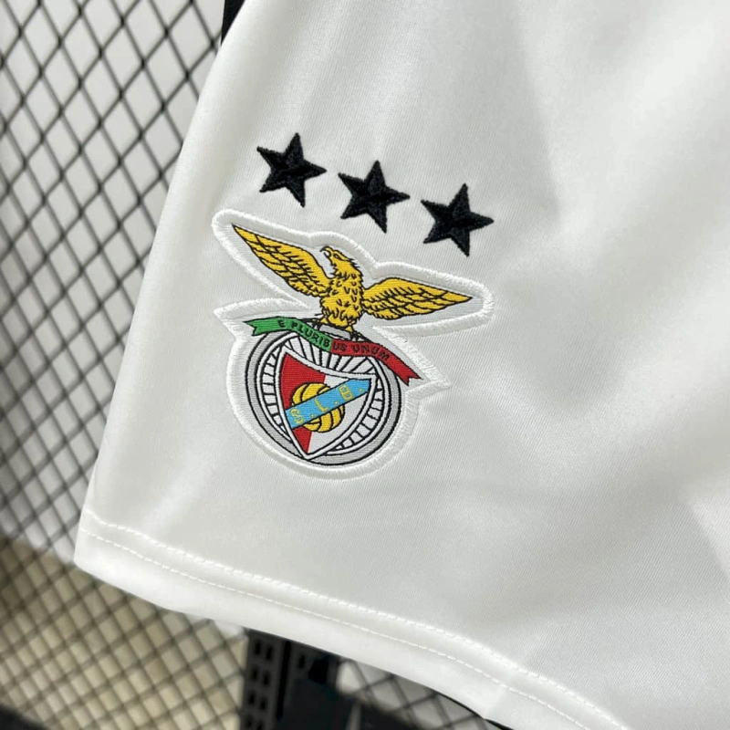 Conjunto Infantil Benfica Águia Branca 2025/26 - ÚLTIMAS UNIDADES! 🔥🦅
