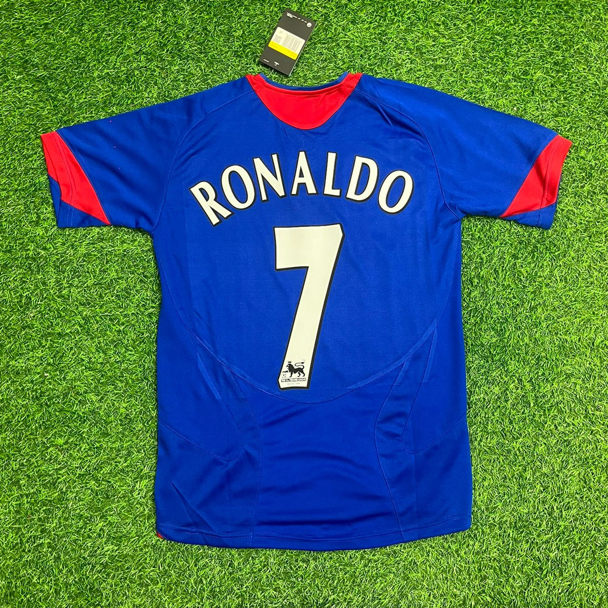 Cristiano Ronaldo Manchester United 2005/2006 Blue Red Retro Football Jersey Pulses Football