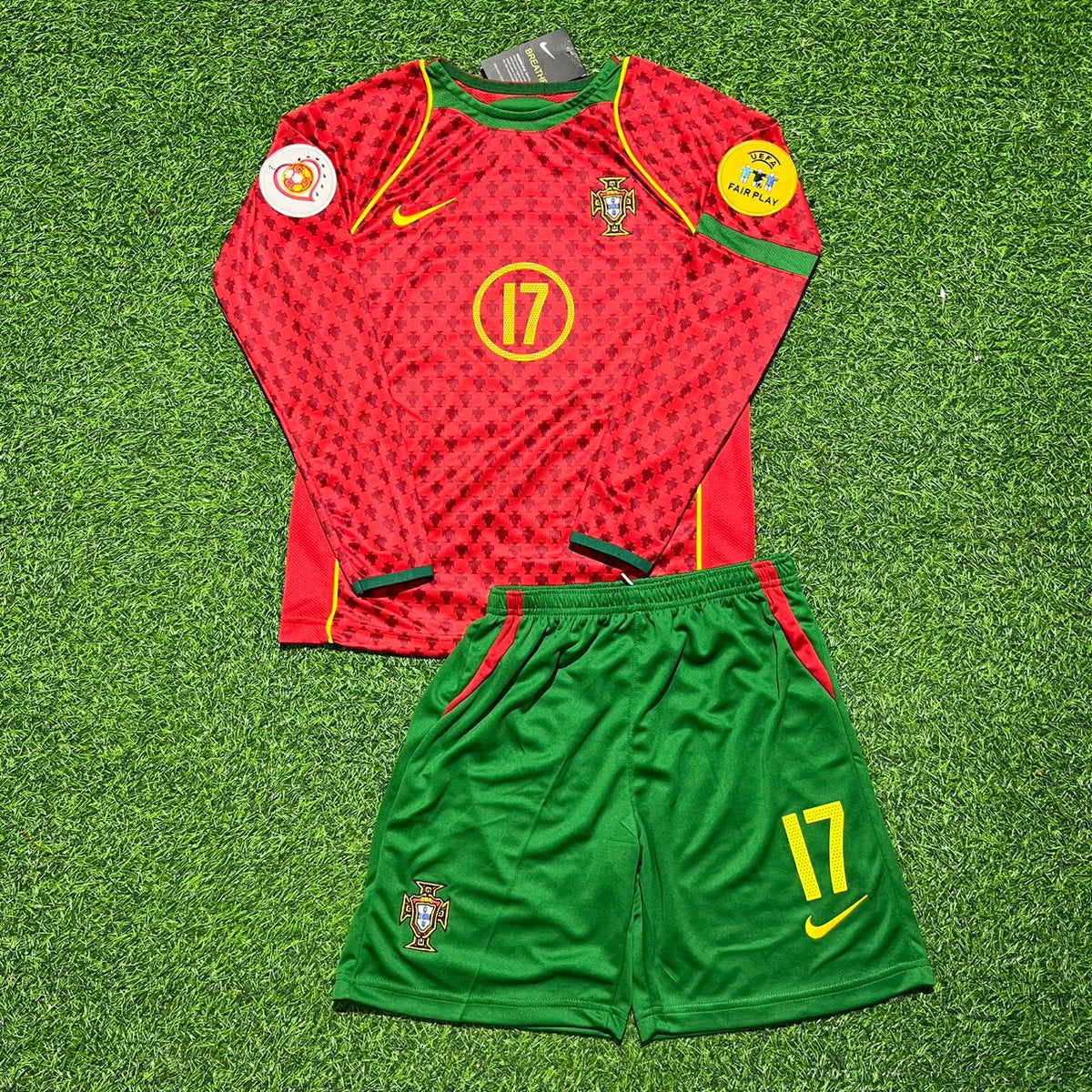 Cristiano Ronaldo Portugal EURO 2004 Long Sleeve Retro Home Red Kids Football Jersey Pulses Football