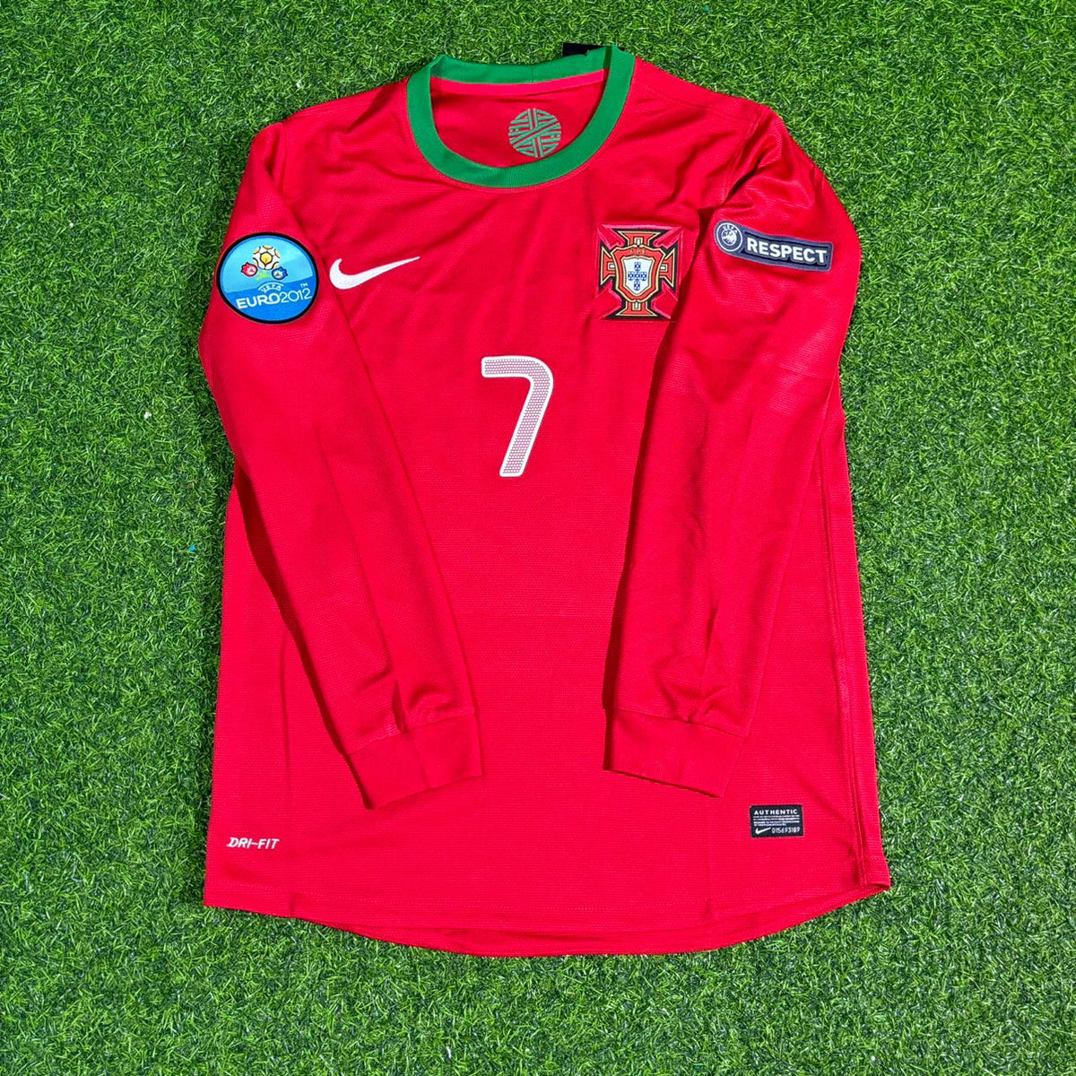 Cristiano Ronaldo Portugal EURO 2012 Long Sleeve Retro Football Jersey Pulses Football