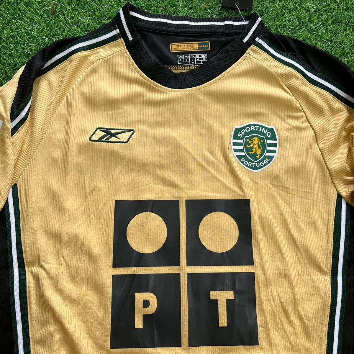 Cristiano Ronaldo Sporting CP 2003 Debut Retro Football Jersey Pulses Football