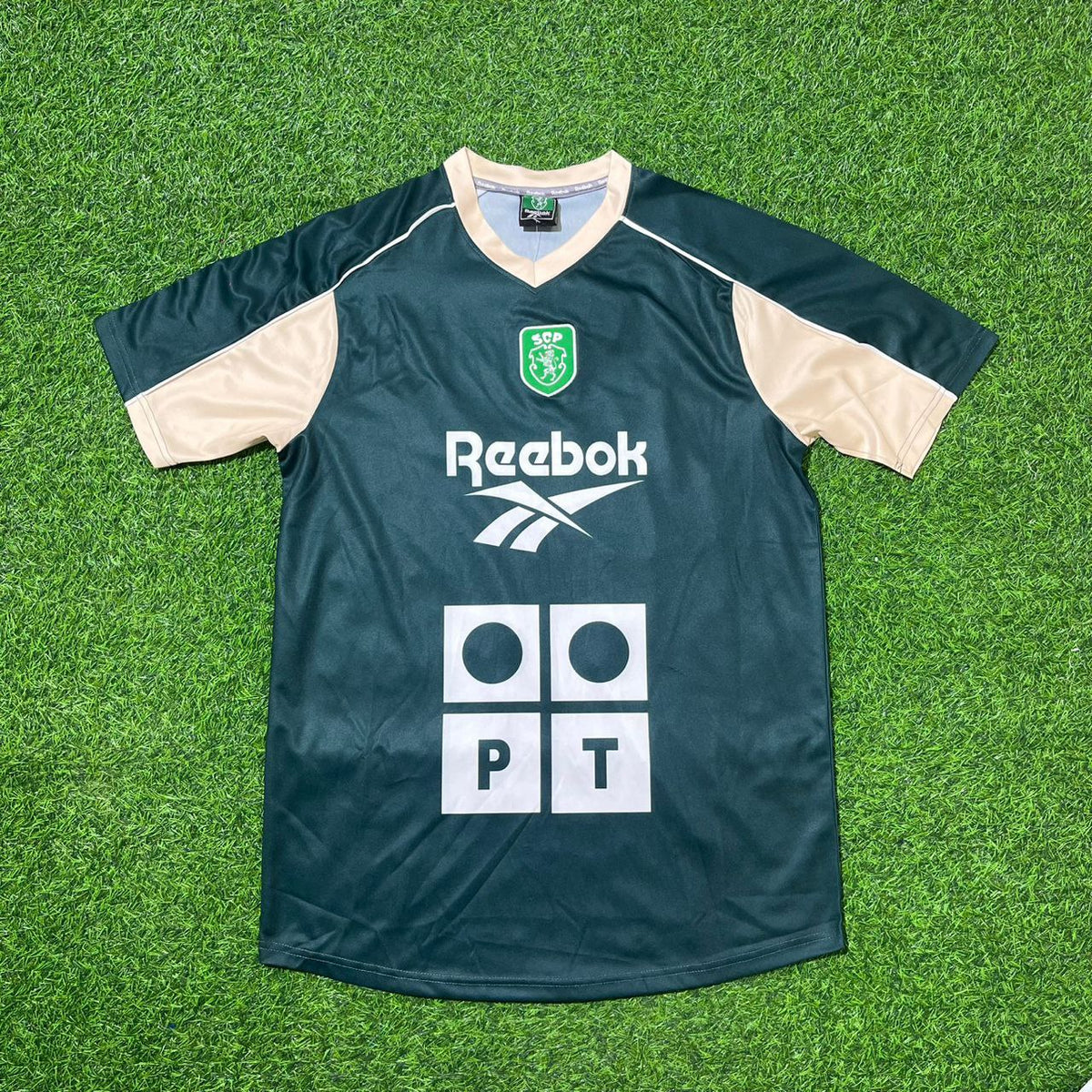 Cristiano Ronaldo Sporting Lisbon Retro Football Jersey Kit Pulses Football