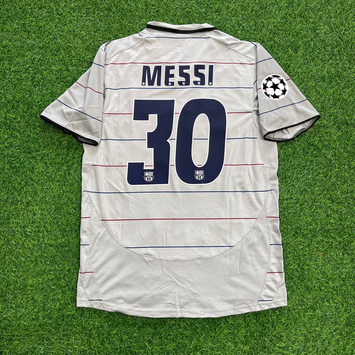 Lionel Messi 30 - Barcelona 2004/2005 Debut Season Retro Jersey Trikot Pulses Football