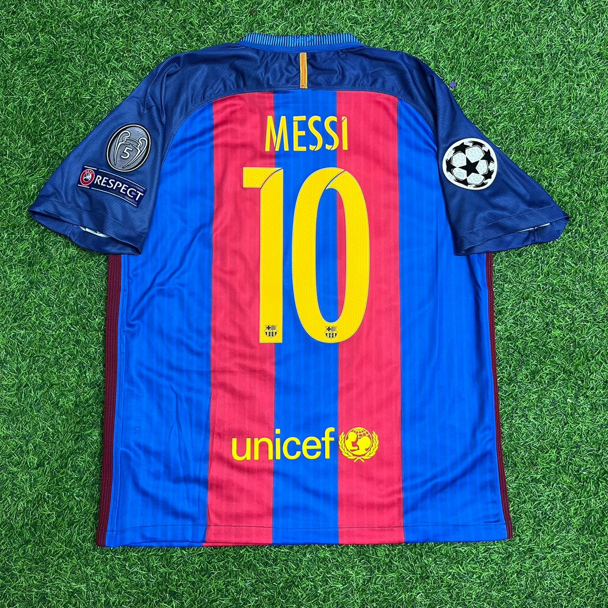 Lionel Messi Barcelona 2016–2017 Home Retro Football Jersey Kit Pulses Football