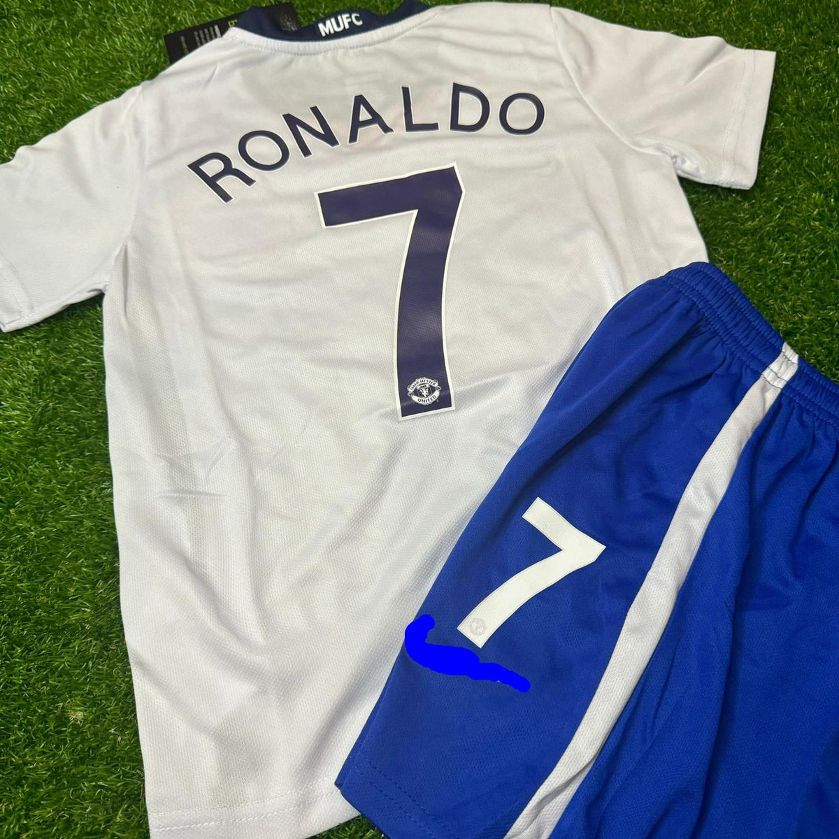 Cristiano Ronaldo Manchester United 2008/09 Away White Kids Kit – Kit Jersey for Children – | KinderTrikot | Maillot Enfant Soccer Shirt Pulses Football
