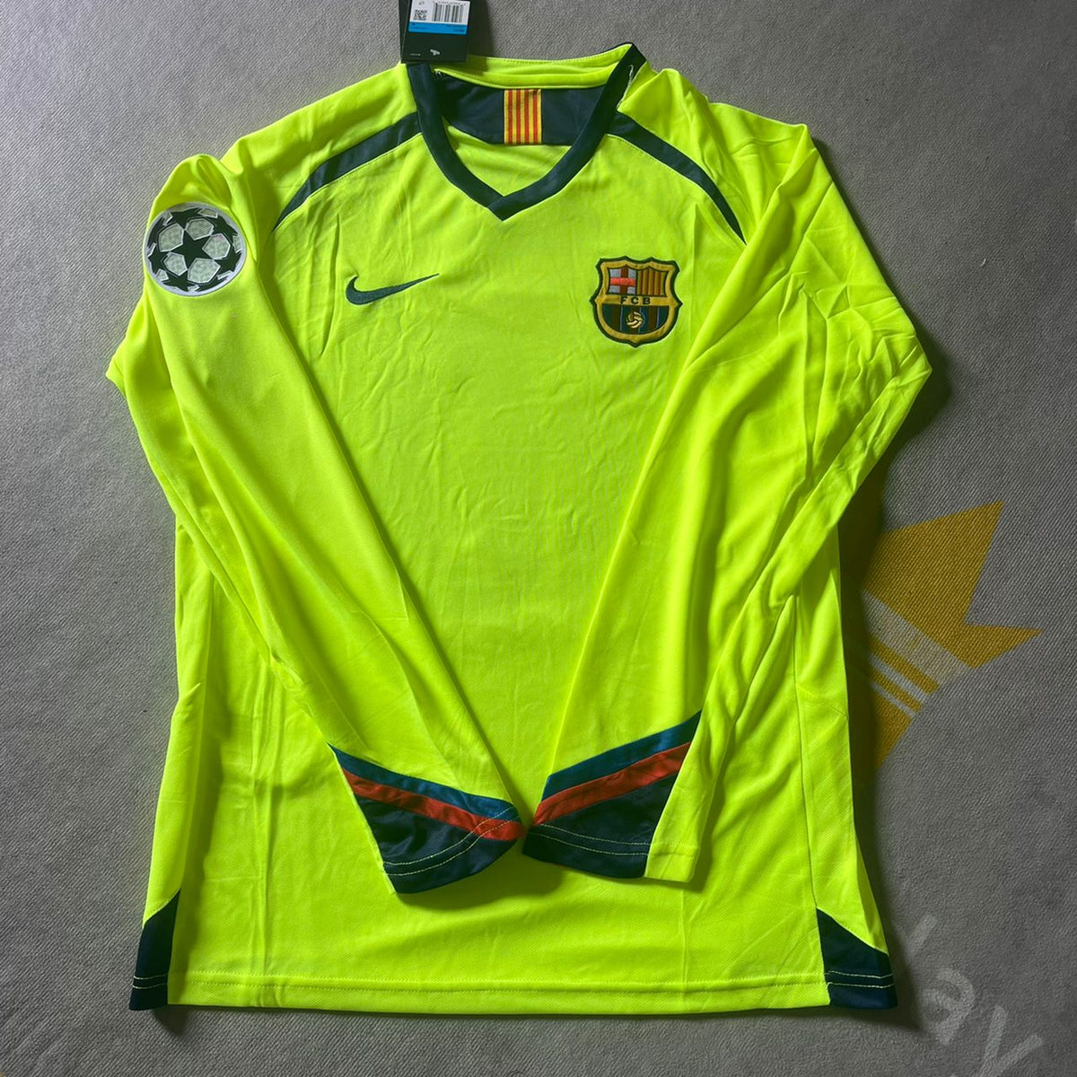 Lionel Messi Barcelona 2005-06 Season Yellow Green Retro Long Sleeve Jersey Pulses Football