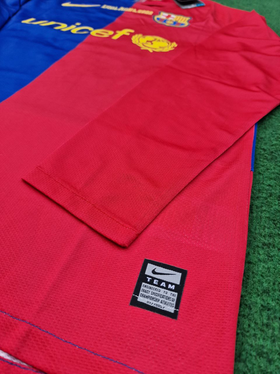 Lionel Messi Barcelona 2009 Champions League Final Retro Jersey Pulses Football